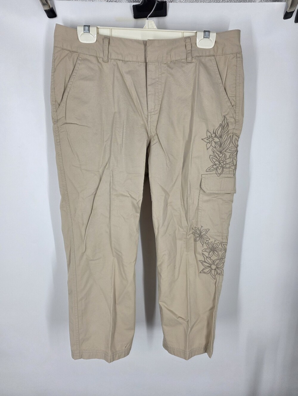 Caribbean Joe Beige Floral Embroidered Cargo Capri Pants Size 10